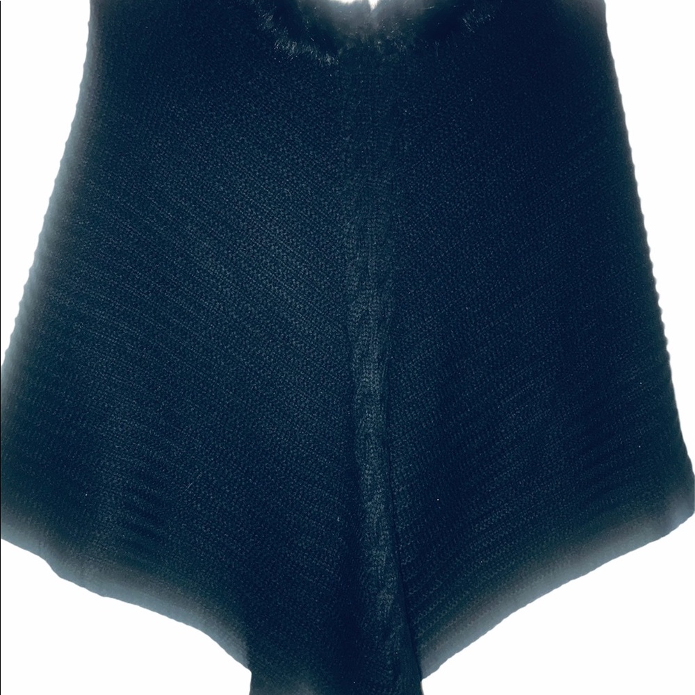 Black Rivet Poncho - Picture 4 of 7